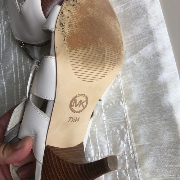 Michael Kors leather buckle heels. Sz 7 1/2 - Picture 9 of 10